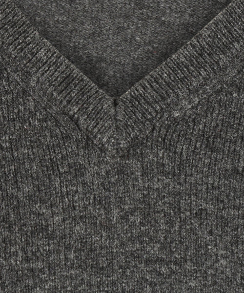 Classic Lambswool v-neck sweater | Anthracite Grey