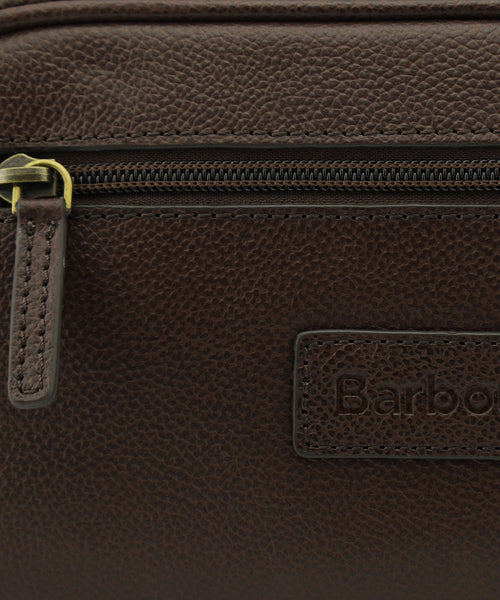 Barbour Leather Washbag | Bruin